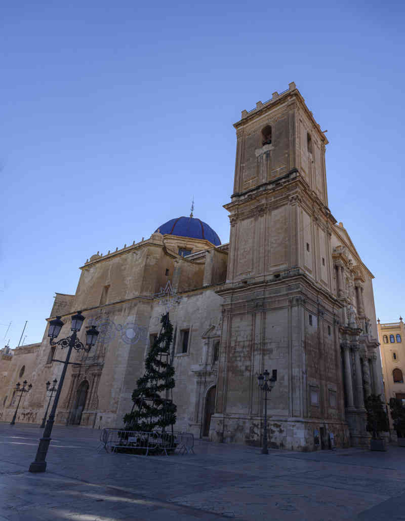Alicante - Elche 06 - basílica de Santa María.jpg